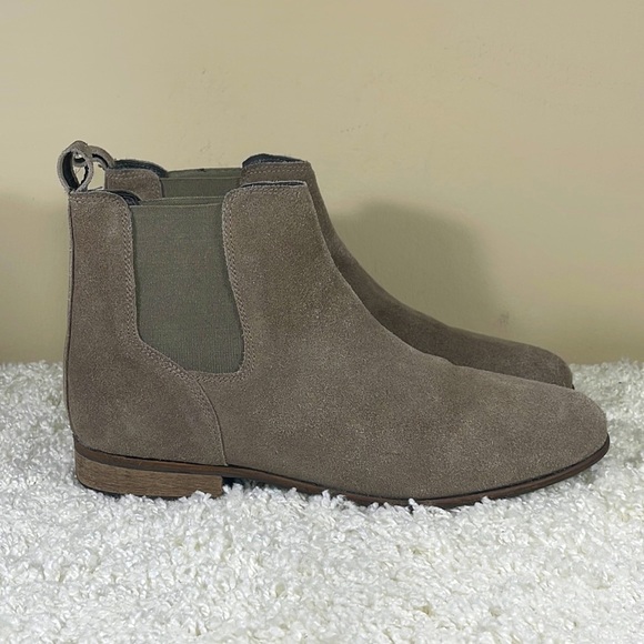 Urban outfitters Chelsea boots